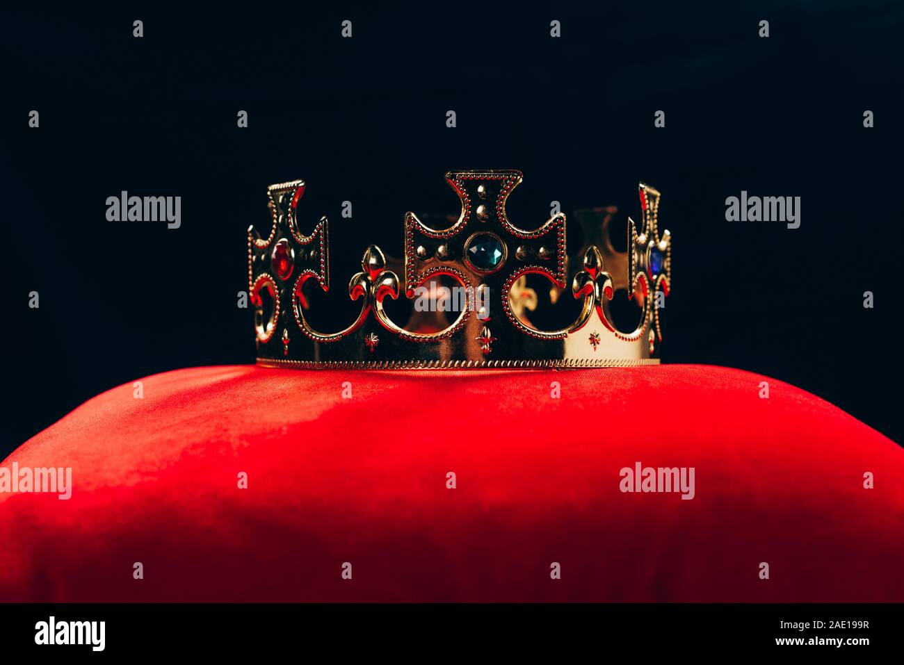 Luxury antique jewels gemstones hi-res stock photography and images - Alamy