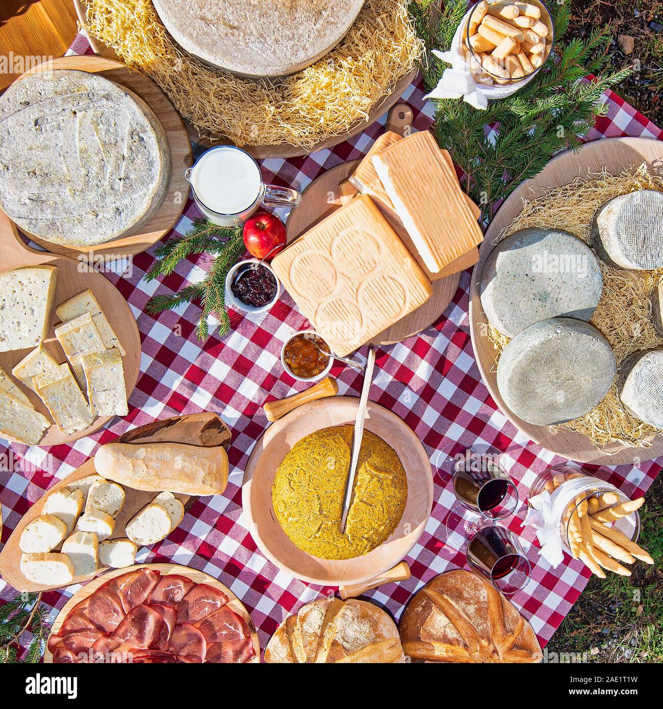 Chopping refreshment with natural products from the Bergamo mountains ...