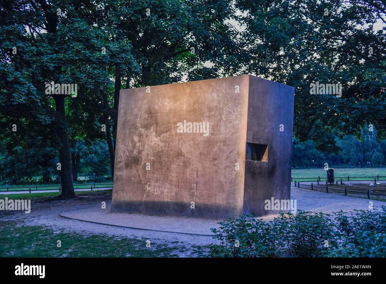 Denkmal für die im Nationalsozialismus verfolgten Homosexuellen, Tiergarten, Mitte, Berlin, Deutschland Stock Photo