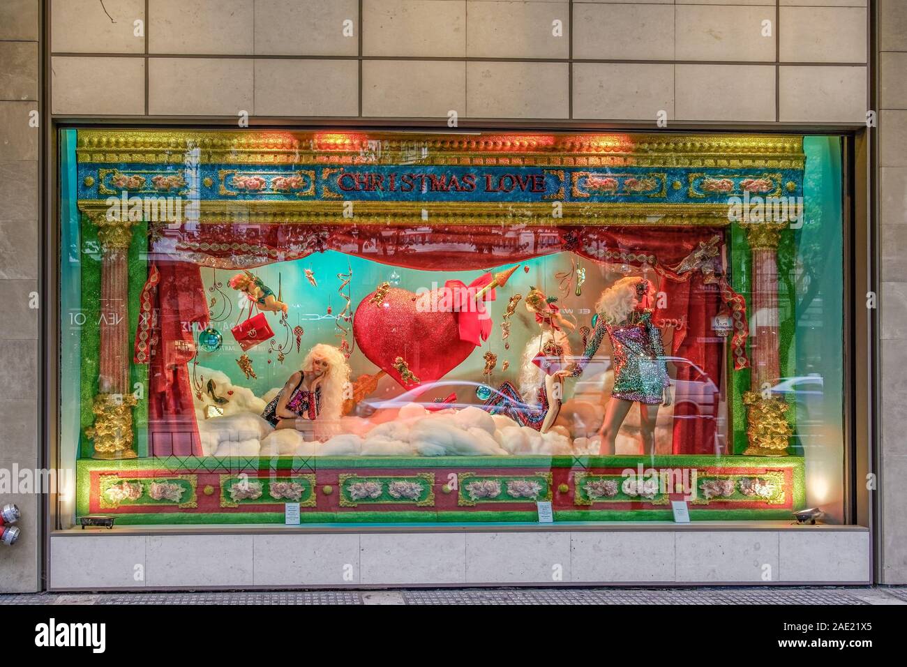 Christmas shop window showcase. Decorated Christmas 2019 facade of Attica department store at Tsimiski street in Thessaloniki, Greece. Stock Photo