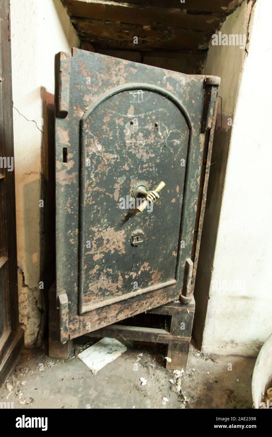 Iron Safe, Shree Krishna Niwas, abandoned house, Sangli, Maharashtra, India, Asia Stock Photo