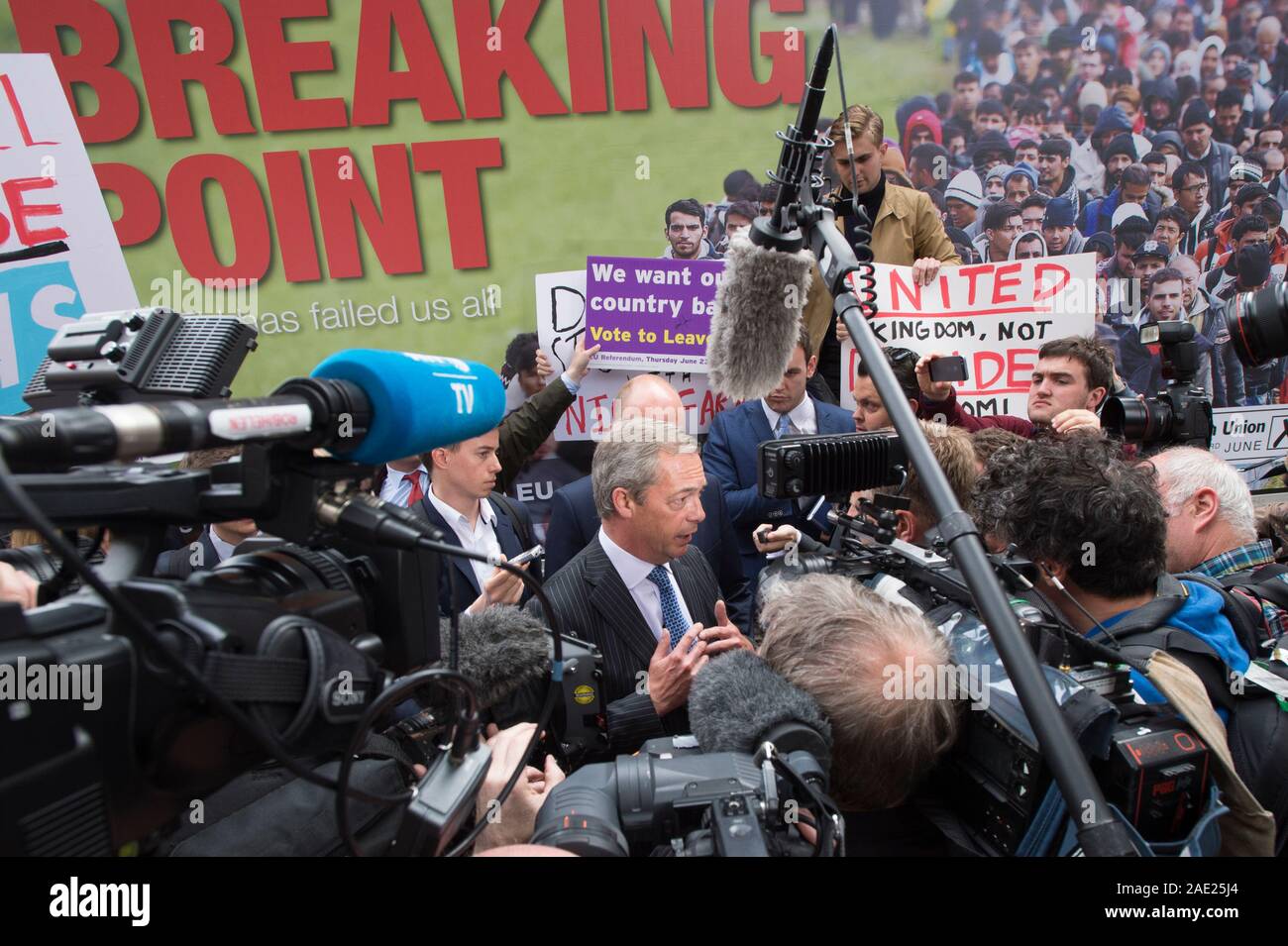Nigel farage breaking point hi-res stock photography and images - Alamy