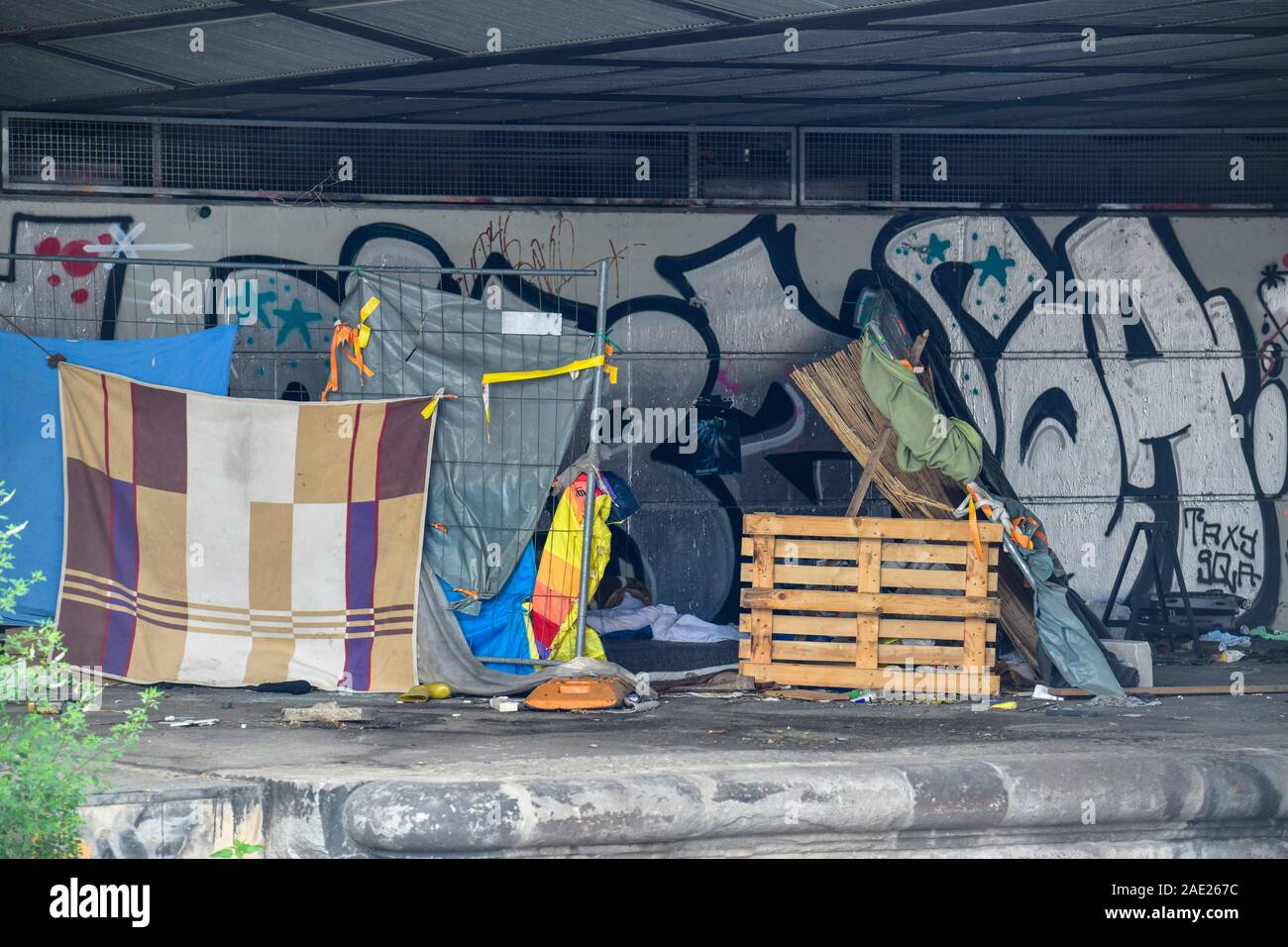 Wohnung eines Obdachlosen, Michaelbrücke, Mitte, Berlin, Deutschland Stock Photo