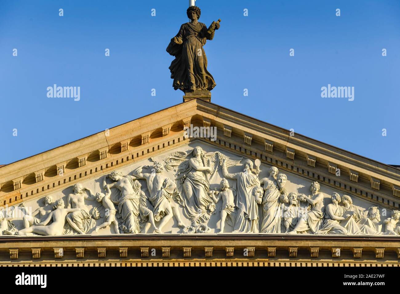 Giebel, Staatsoper, Unter den Linden, Mitte, Berlin, Deutschland Stock Photo