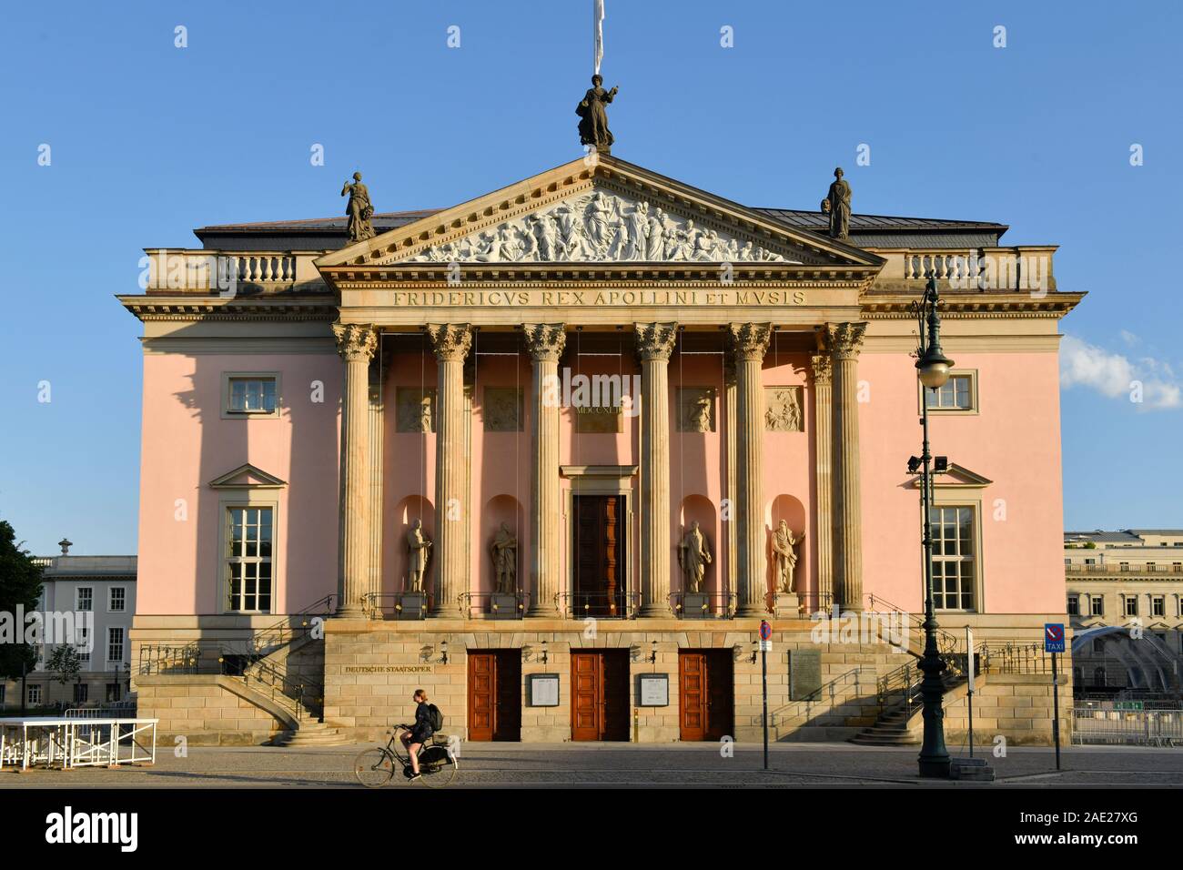 Staatsoper unter den linden opera hi-res stock photography and images ...