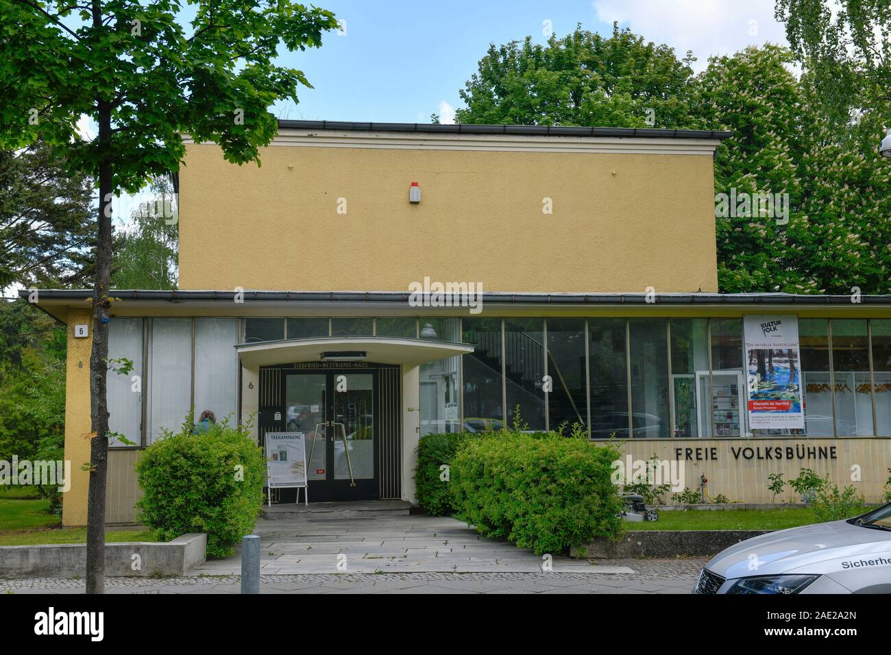 Volksbuehne Stock Photos Volksbuehne Stock Images Page 3 Alamy