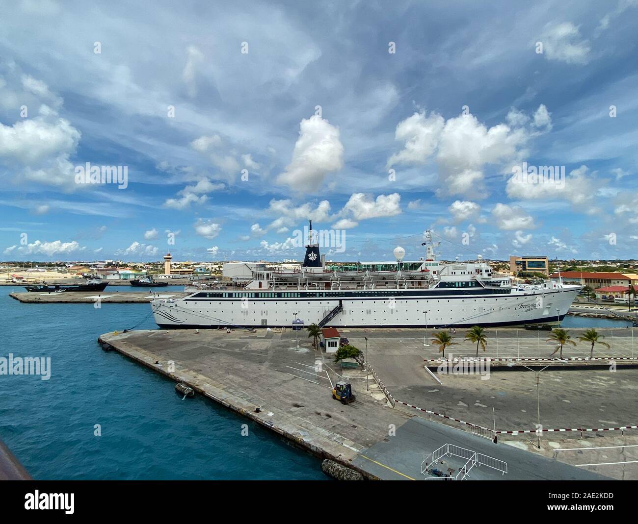 Aruba 11 2 19 The Freewinds Cruise Ship Which Is A Religious Retreat For The Members Of The Church Of Scientology Docked At Aruba On A Sunny Day With Stock Photo Alamy