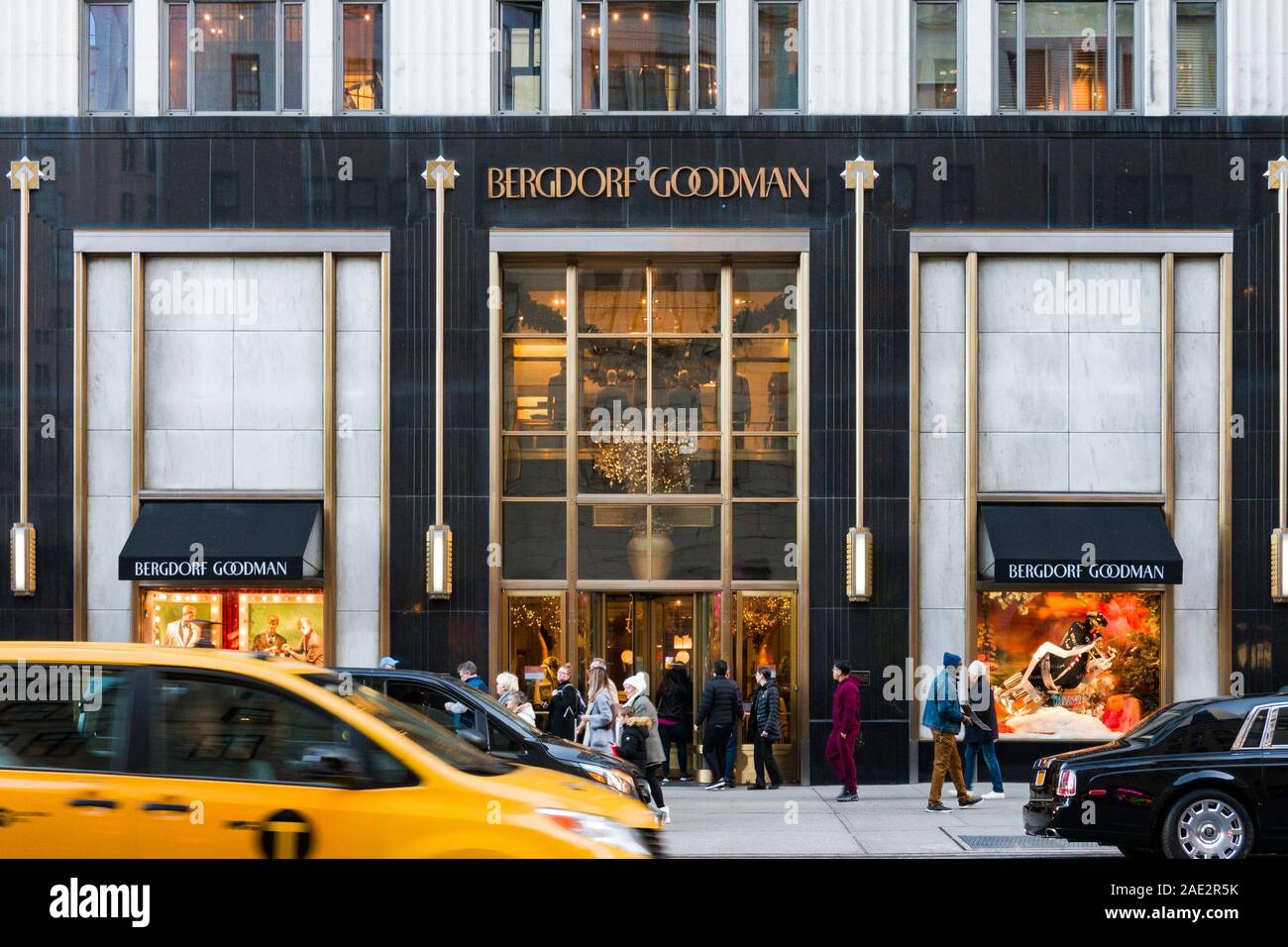 Bergdorf Goodman Luxury Department Store Display, NYC Stock Photo - Alamy