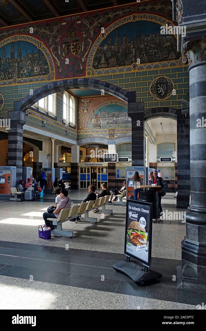 Gent st pieters station hi-res stock photography and images - Alamy