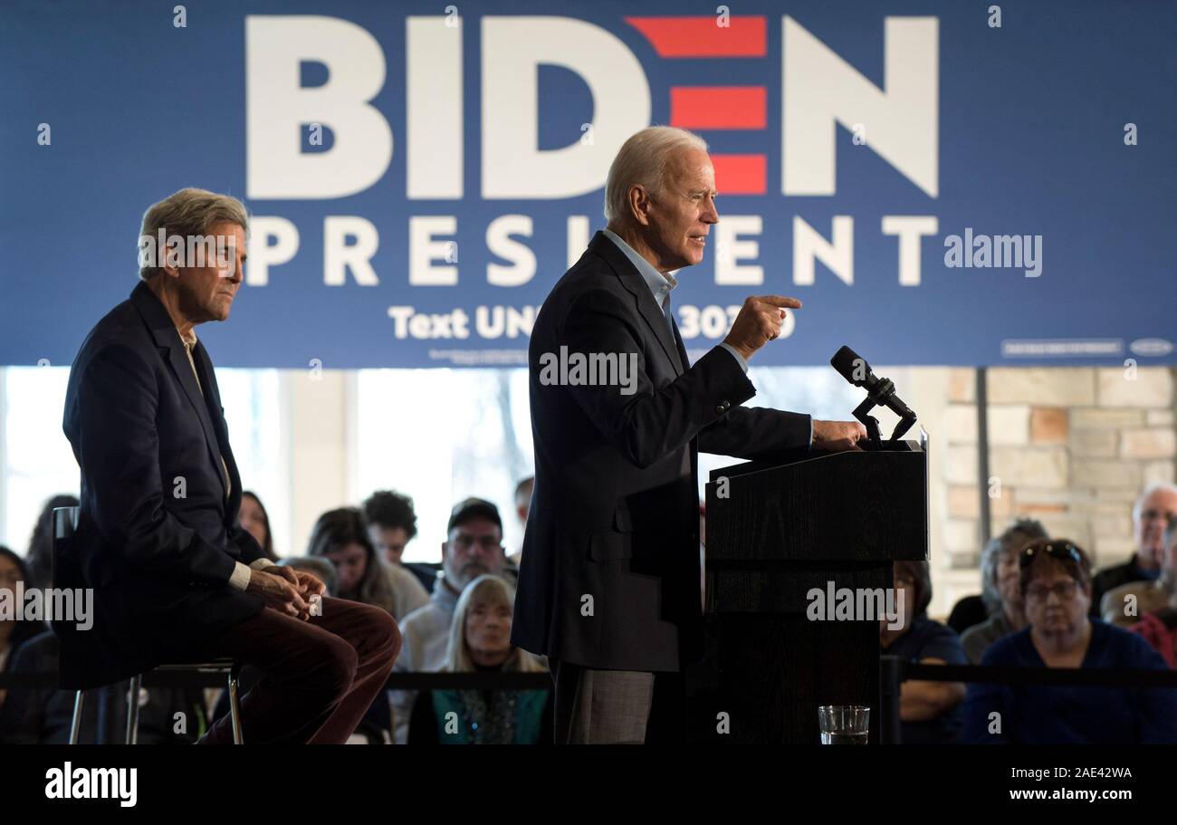 Cedar Rapids, Iowa, USA. 06th Dec, 2019. With former Secretary of State JOHN KERRY looking on, Vice President JOE BIDEN holds a community event at Ushers Ferry Historic Village during his ''No Malarkey'' bus tour of Iowa. Credit: Brian Cahn/ZUMA Wire/Alamy Live News Stock Photo