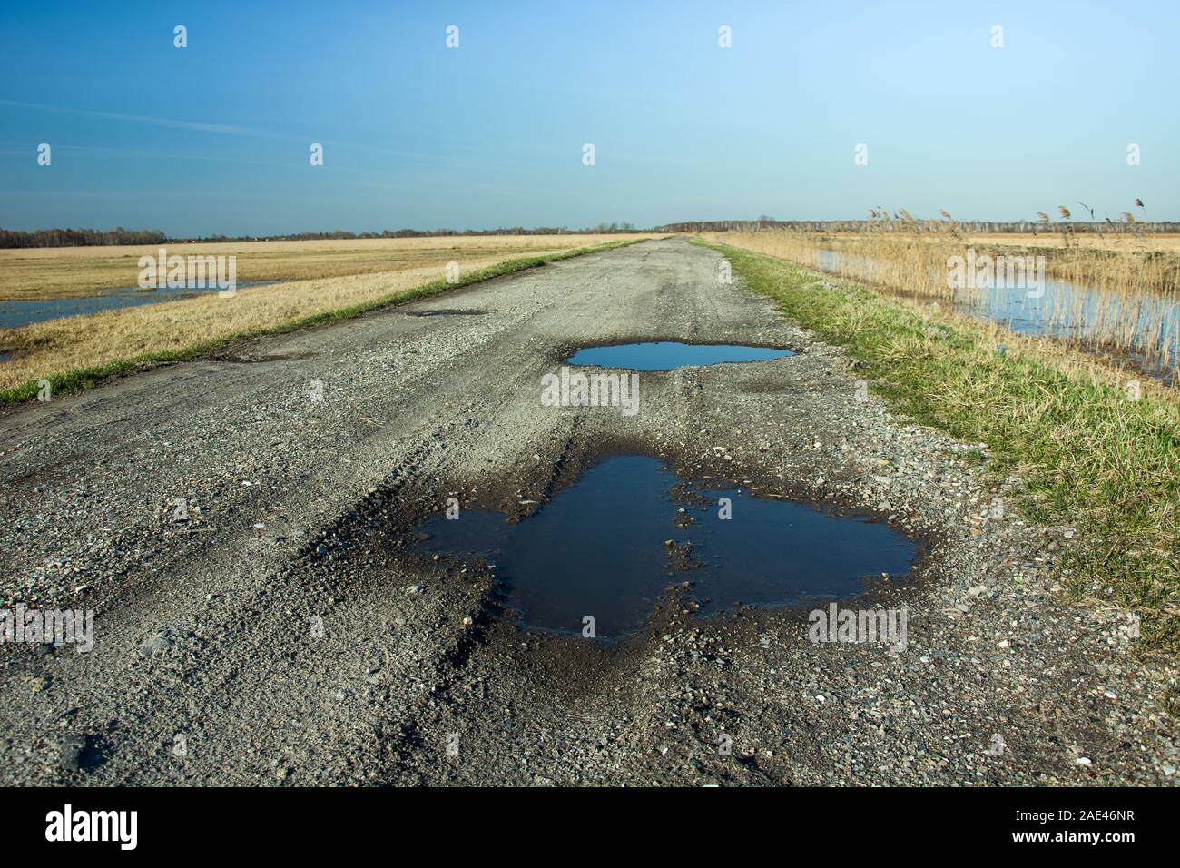 Beautiful view dirt road hi-res stock photography and images - Alamy