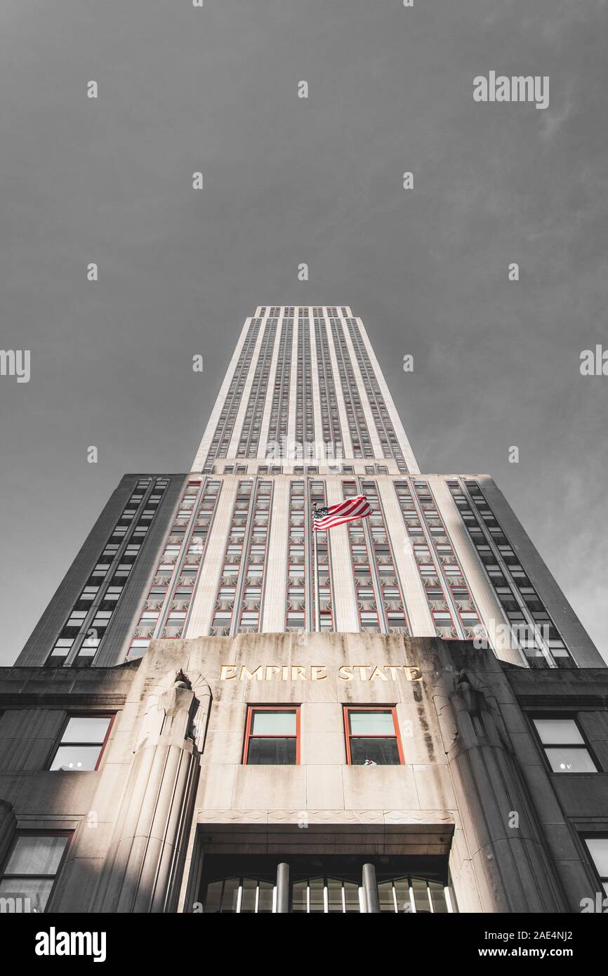 New York, December, 2017, Empire State Building from below Stock Photo ...