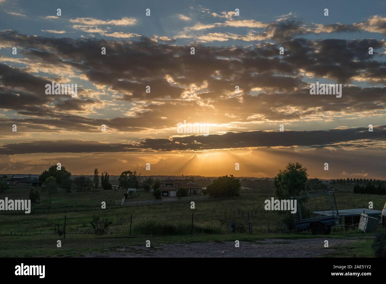Evening sun rays hi-res stock photography and images - Alamy