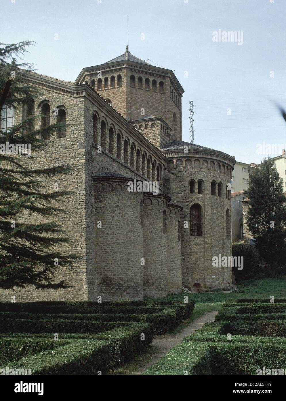ABSIDES Y CIMBORRIO DE LA IGLESIA DEL MONASTERIO DE SANTA MARIA DE ...