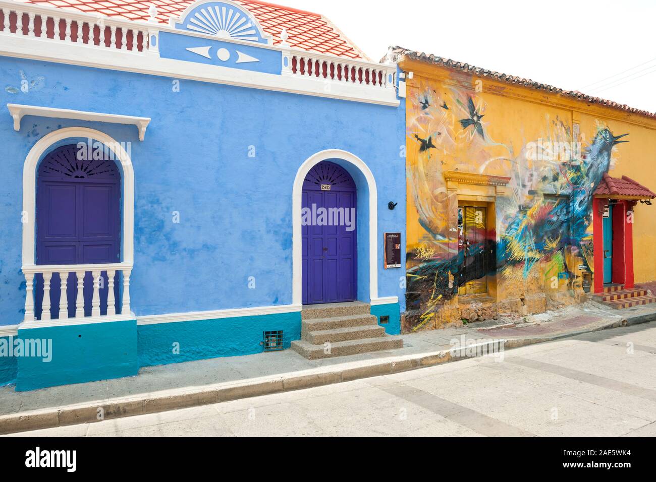 Graffiti mural of a bird on a house on Holy Trinity square (Plaza Trinidad) in the Getsemani neighborhood of Cartagena, Colombia. Stock Photo