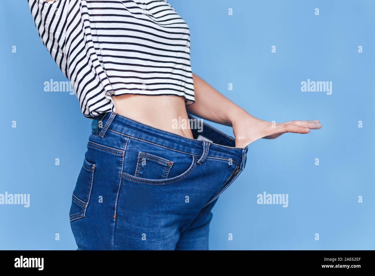 Skinny Jeans Girl High Resolution Stock Photography and Images Alamy