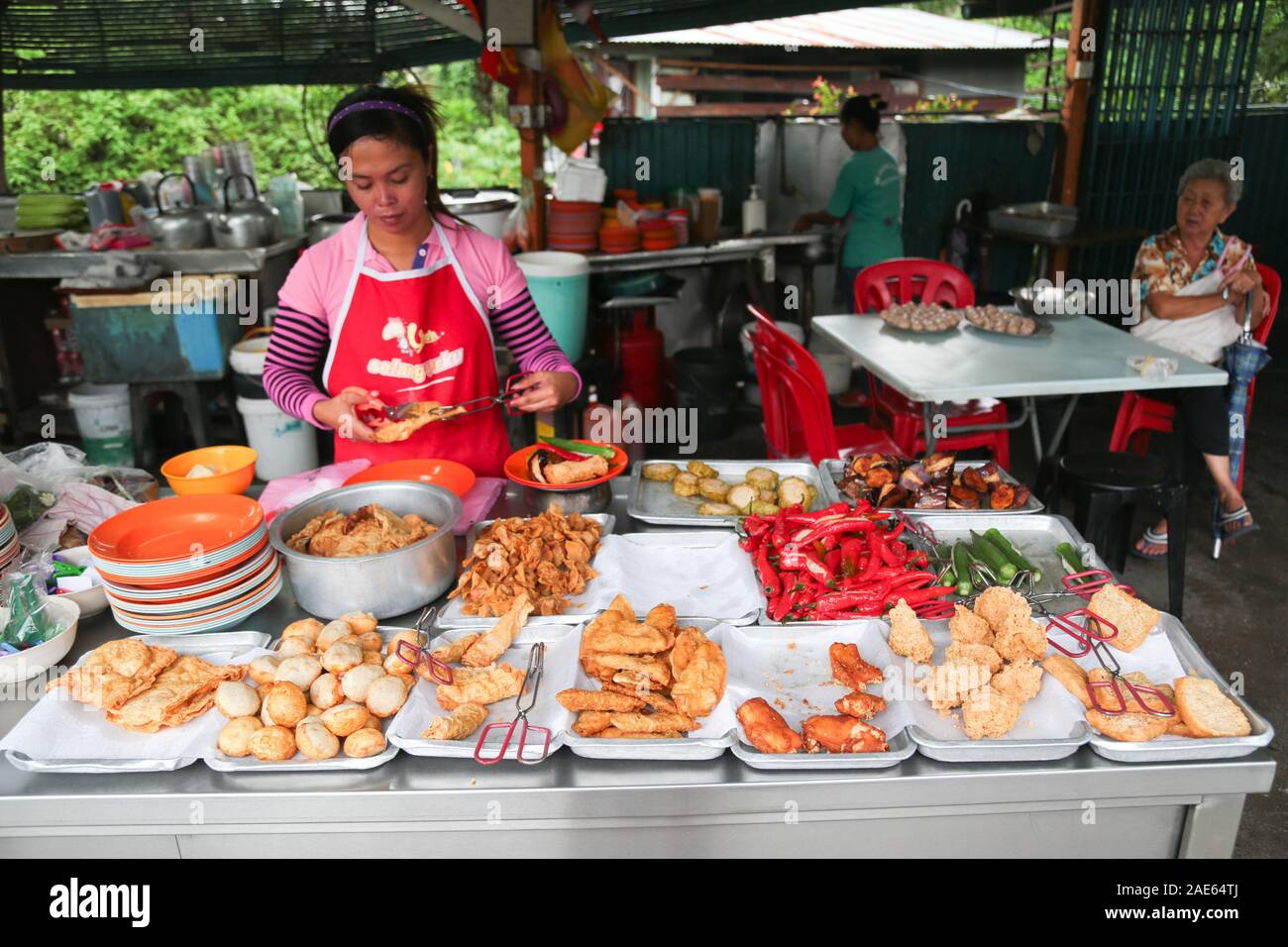 Stall Selling Malaysian Delicacy Meal Yong Tau Foo A Type Of Meat Filled Vegetables Food Preparation Stock Photo Alamy