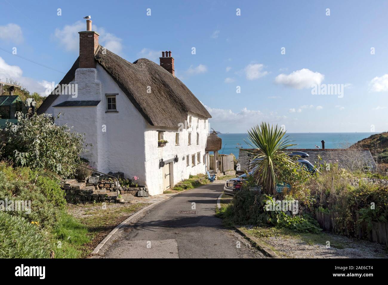 Traditionally Thatched Cottage Mariners Cottages In Church Cove