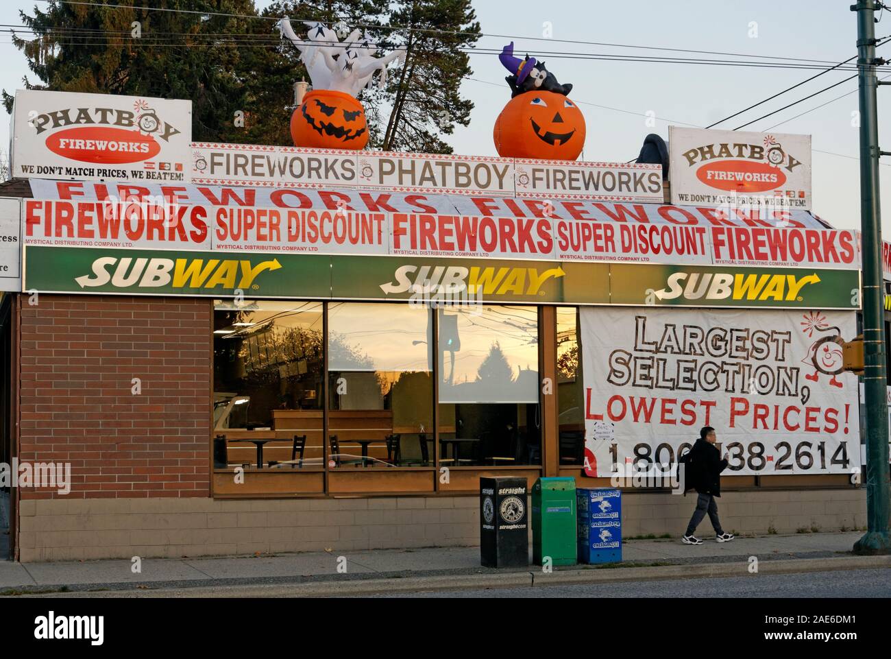 Phatboy fireworks store hi-res stock photography and images - Alamy