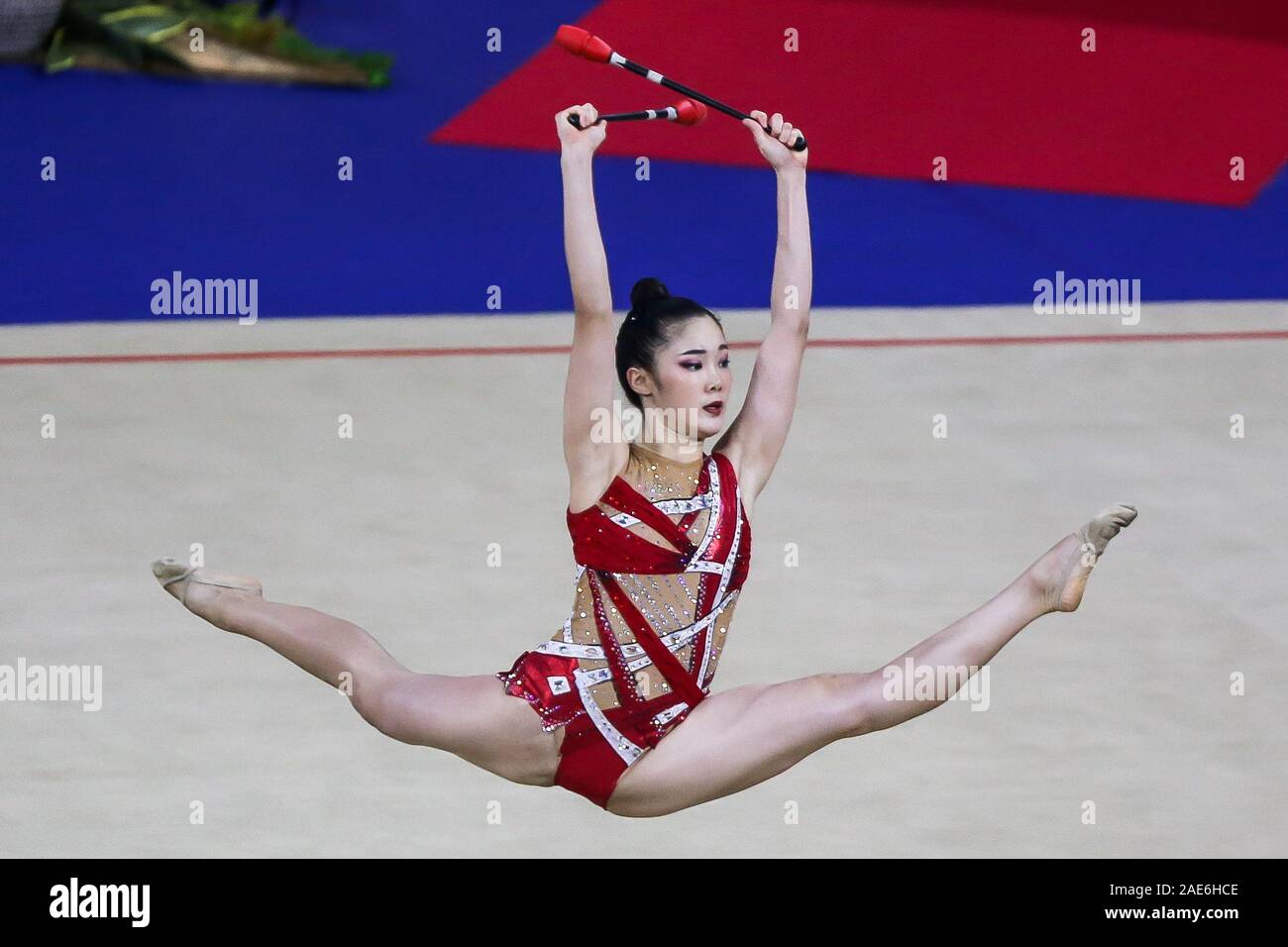 https://c8.alamy.com/comp/2AE6HCE/pasay-city-philippines-7th-dec-2019-benjaporn-limpanich-of-thailand-performs-during-the-womens-rhythmic-gymnastics-clubs-finals-at-the-sea-games-2019-in-manila-the-philippines-dec-7-2019-credit-rouelle-umalixinhuaalamy-live-news-2AE6HCE.jpg