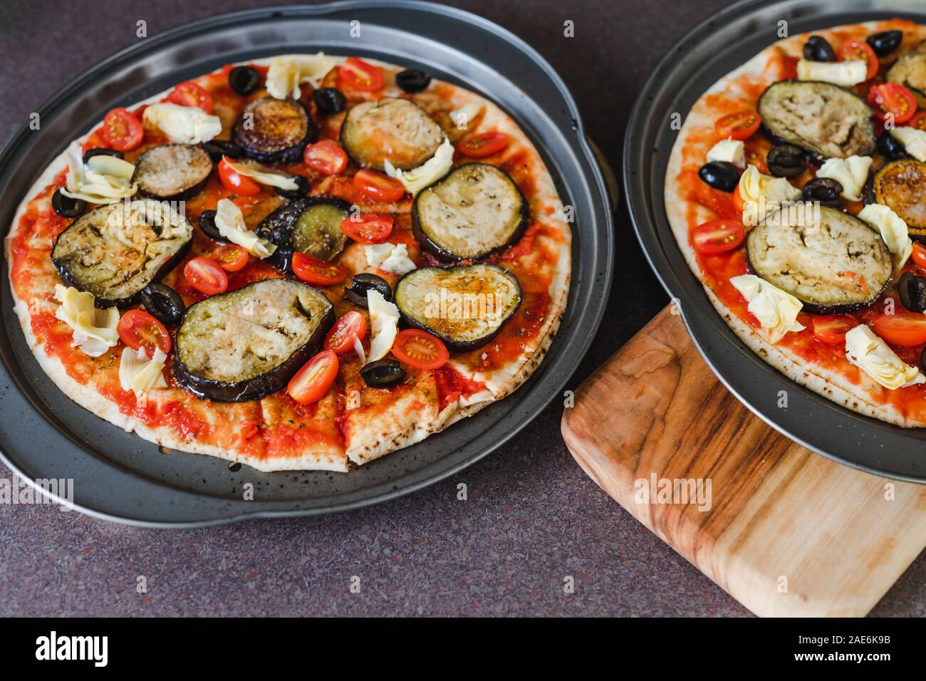 Aubergine pizza base hires stock photography and images Alamy