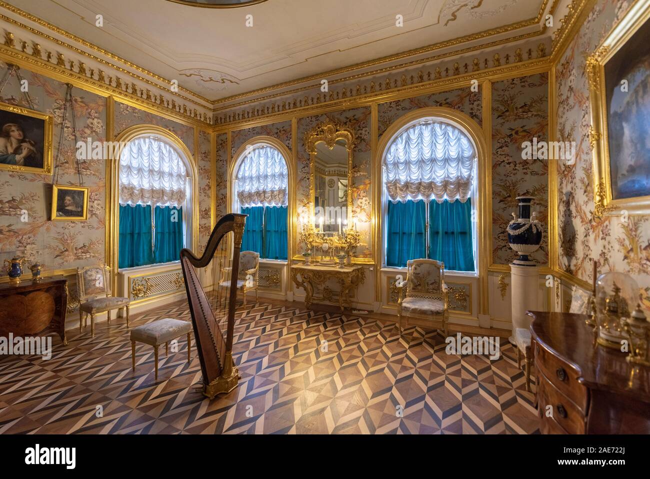 Peterhof Palace Saint Petersburg Russia February 2020 Baroque Interior  Dining – Stock Editorial Photo © dina160987.gmail.com #365761910