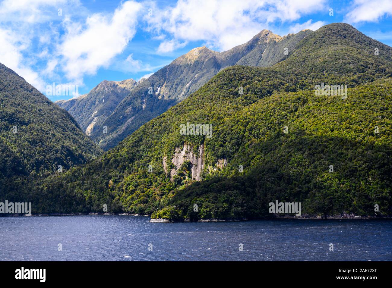 Fiordland national park and new zealand hi-res stock photography and ...