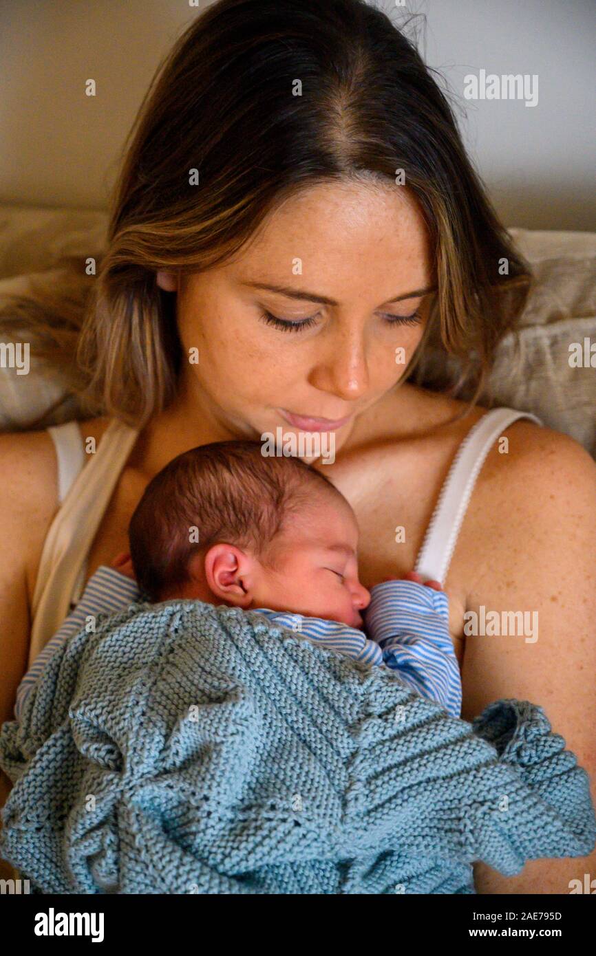 New born baby sleeping hi-res stock photography and images - Alamy