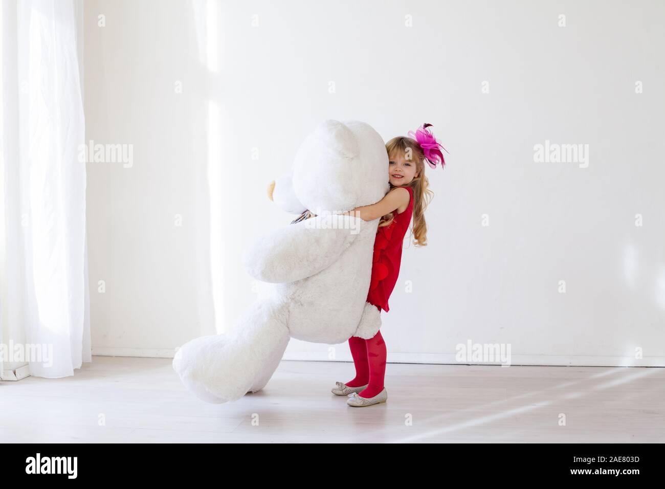 Laughing polar bear hi-res stock photography and images - Alamy