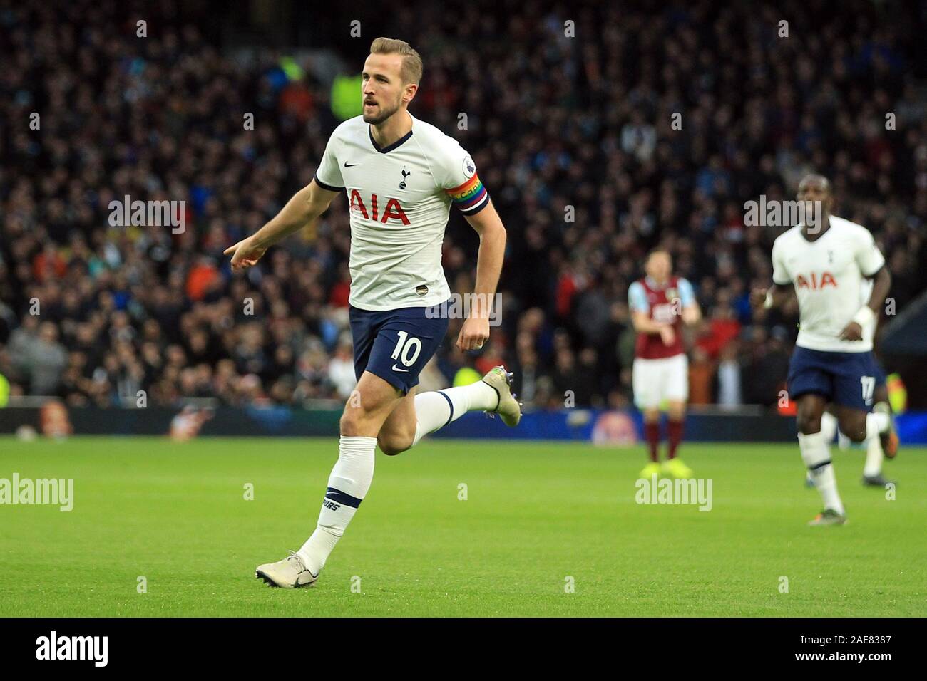 London, UK. 07th Dec, 2019. Harry Kane of Tottenham Hotspur celebrates scoring his team's first goal. EPL Premier League match, Tottenham Hotspur v Burnley at the Tottenham Hotspur Stadium in London on Saturday 7th December 2019. this image may only be used for Editorial purposes. Editorial use only, license required for commercial use. No use in betting, games or a single club/league/player publications . pic by Steffan Bowen/Andrew Orchard sports photography/Alamy Live news Credit: Andrew Orchard sports photography/Alamy Live News Stock Photo