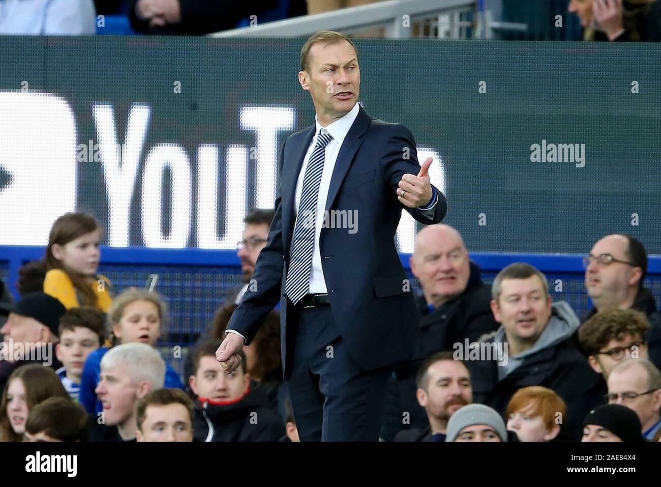 Liverpool, UK. 07th Dec, 2019.Liverpool, UK. 07th Dec, 2019. Liverpool, UK. 07th Dec, 2019.Everton Caretaker Manager Duncan Ferguson gives the thumbs up sign. Premier League match, Everton v Chelsea at Goodison Park in Liverpool on Saturday 7th December 2019. this image may only be used for Editorial purposes. Editorial use only, license required for commercial use. No use in betting, games or a single club/league/player publications. pic by Chris Stading/Andrew Orchard sports photography/Alamy Live news Credit: Andrew Orchard sports photography/Alamy Live News Stock Photo