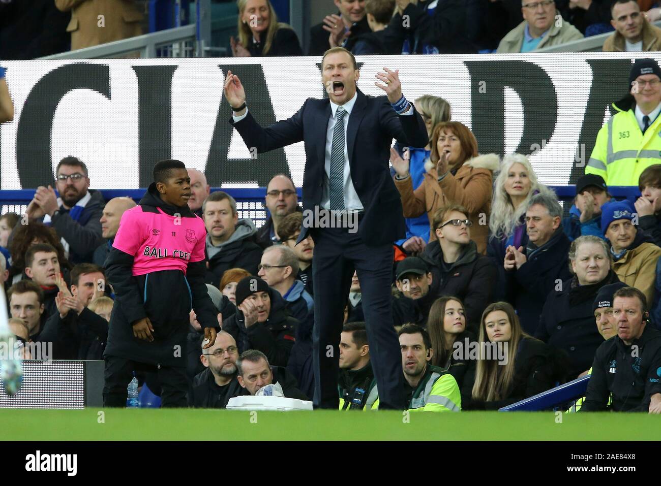 Liverpool, UK. 07th Dec, 2019.Liverpool, UK. 07th Dec, 2019. Liverpool, UK. 07th Dec, 2019.Everton Caretaker Manager Duncan Ferguson reacts and shouts instructions to his players. Premier League match, Everton v Chelsea at Goodison Park in Liverpool on Saturday 7th December 2019. this image may only be used for Editorial purposes. Editorial use only, license required for commercial use. No use in betting, games or a single club/league/player publications. pic by Chris Stading/Andrew Orchard sports photography/Alamy Live news Credit: Andrew Orchard sports photography/Alamy Live News Stock Photo