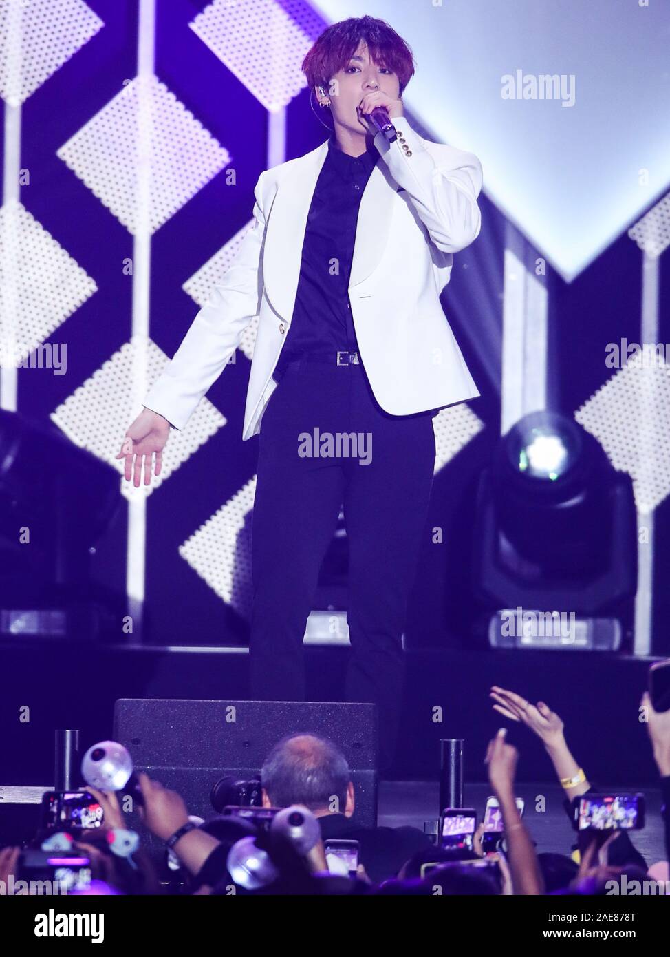 Inglewood, United States. 06th Dec, 2019. INGLEWOOD, LOS ANGELES, CALIFORNIA, USA - DECEMBER 06: RM (Kim Nam-joon) of BTS performs at 102.7 KIIS FM's Jingle Ball 2019 held at The Forum on December 6, 2019 in Inglewood, Los Angeles, California, United States. (Photo by Xavier Collin/Image Press Agency) Credit: Image Press Agency/Alamy Live News Stock Photo