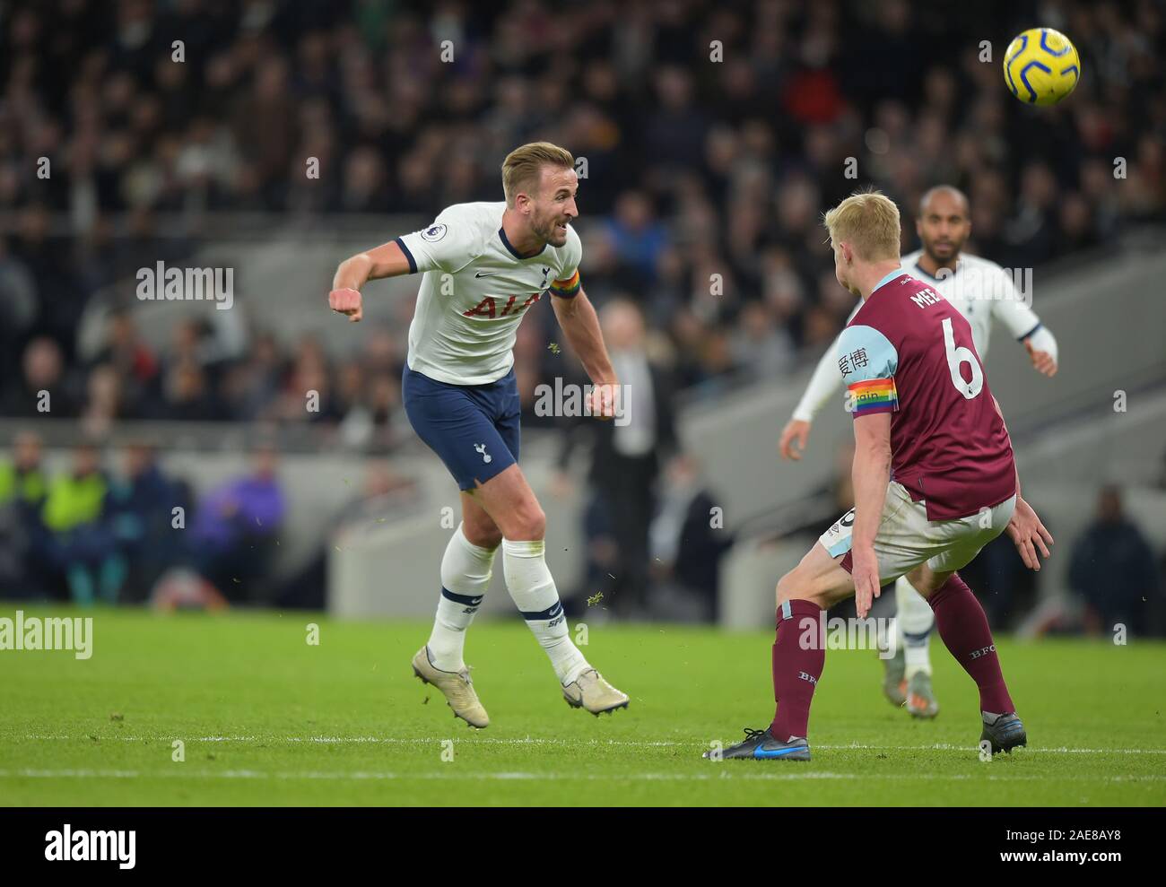 London, UK. 7th December 2019. Harry Kane of Tottenham Hotspur shoots for goal during the Tottenham Hotspur vs Burnley Premier League Football match at the Tottenham Hotspur Stadium on 7th December 2019-EDITORIAL USE ONLY No use with unauthorised audio, video, data, fixture lists (outside the EU), club/league logos or 'live' services. Online in-match use limited to 45 images (+15 in extra time). No use to emulate moving images. No use in betting, games or single club/league/player publications/services- Credit: Martin Dalton/Alamy Live News Stock Photo
