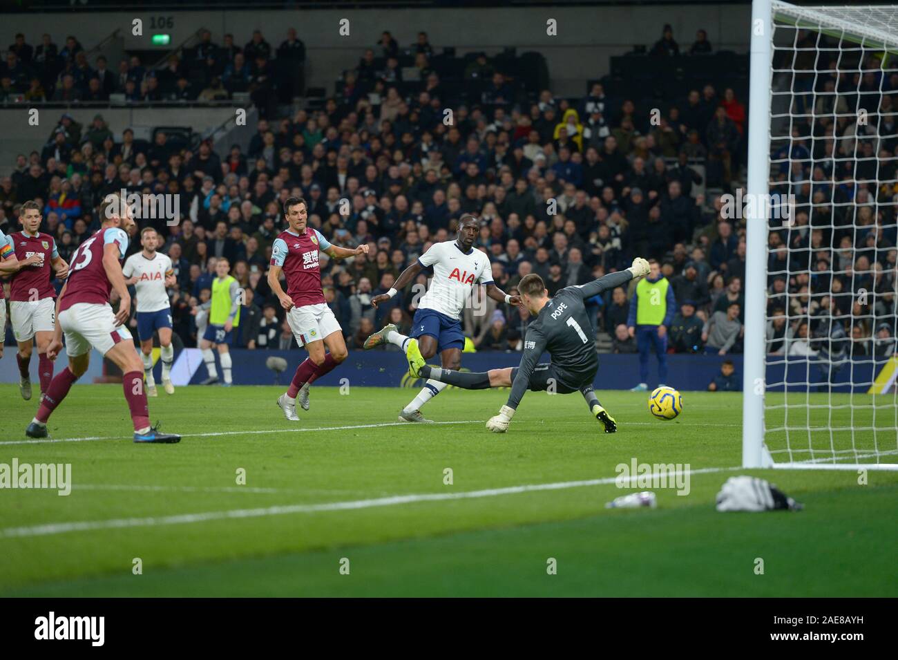 London, UK. 7th December 2019. GOAL Moussa Sissoko of Tottenham Hotspur scores the fifth goal during the Tottenham Hotspur vs Burnley Premier League Football match at the Tottenham Hotspur Stadium on 7th December 2019-EDITORIAL USE ONLY No use with unauthorised audio, video, data, fixture lists (outside the EU), club/league logos or 'live' services. Online in-match use limited to 45 images (+15 in extra time). No use to emulate moving images. No use in betting, games or single club/league/player publications/services- Credit: Martin Dalton/Alamy Live News Stock Photo