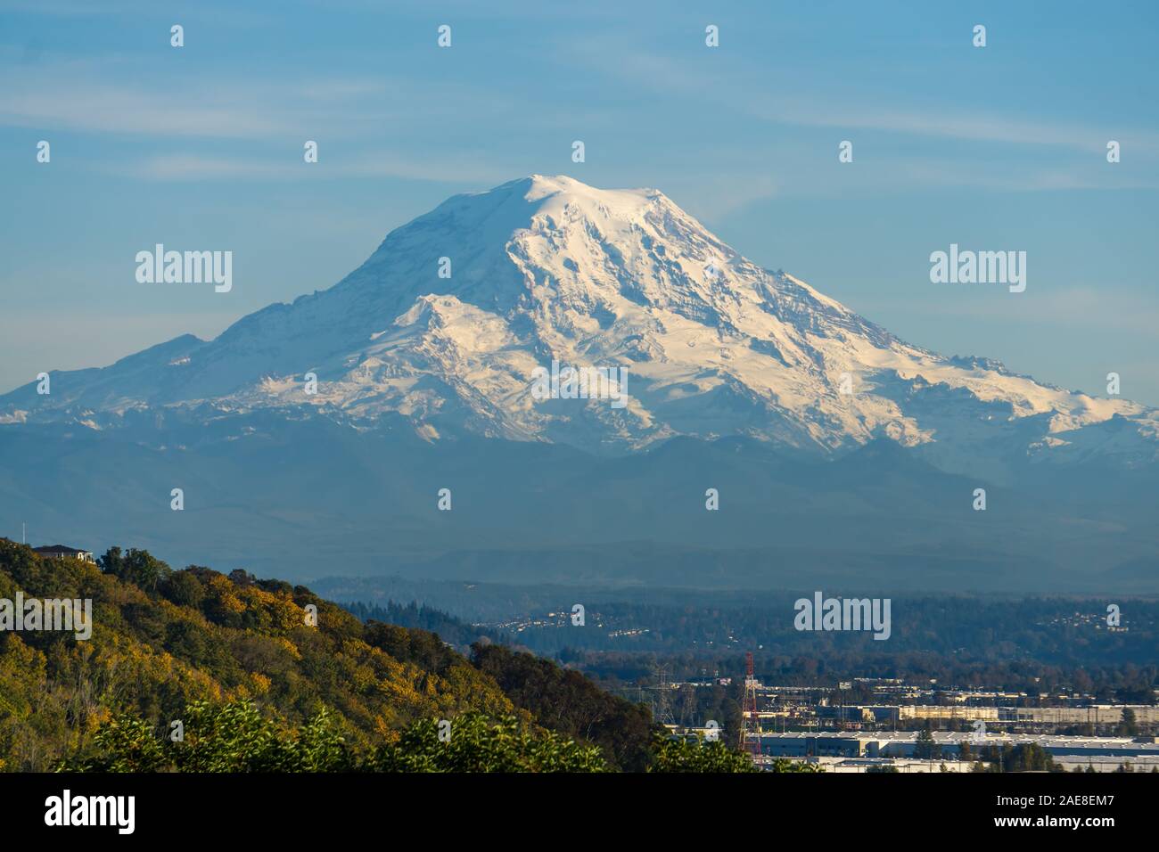 A view of Mount Rainier and the Port of Tacoma Stock Photo - Alamy