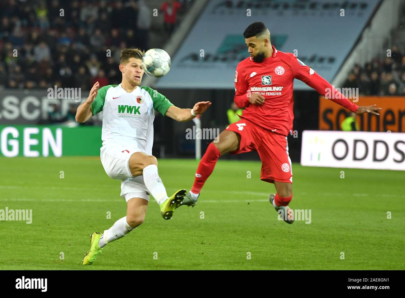 Florian Niederlechner Fc Augsburg Action Duels Versus Jeremiah St Juste 1 Fsv Fsv Fsv Mainz 05