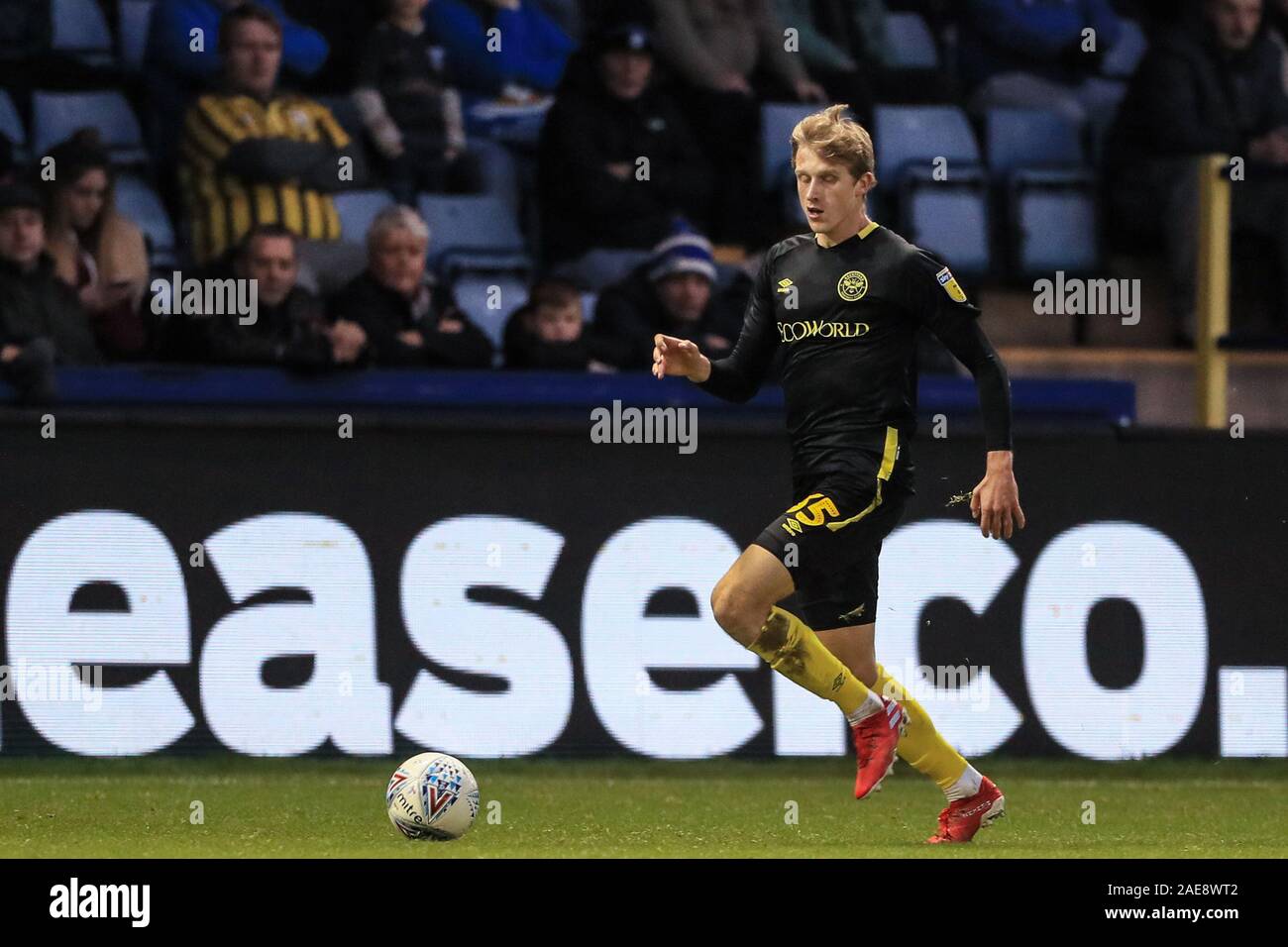 7th December 2019, Hillsborough, Sheffield, England; Sky Bet Championship, Sheffield Wednesday v Brentford : Mads Roerslev Rasmussen (35) of Brentford makes a break down the wing  Credit: Mark Cosgrove/News Images Stock Photo