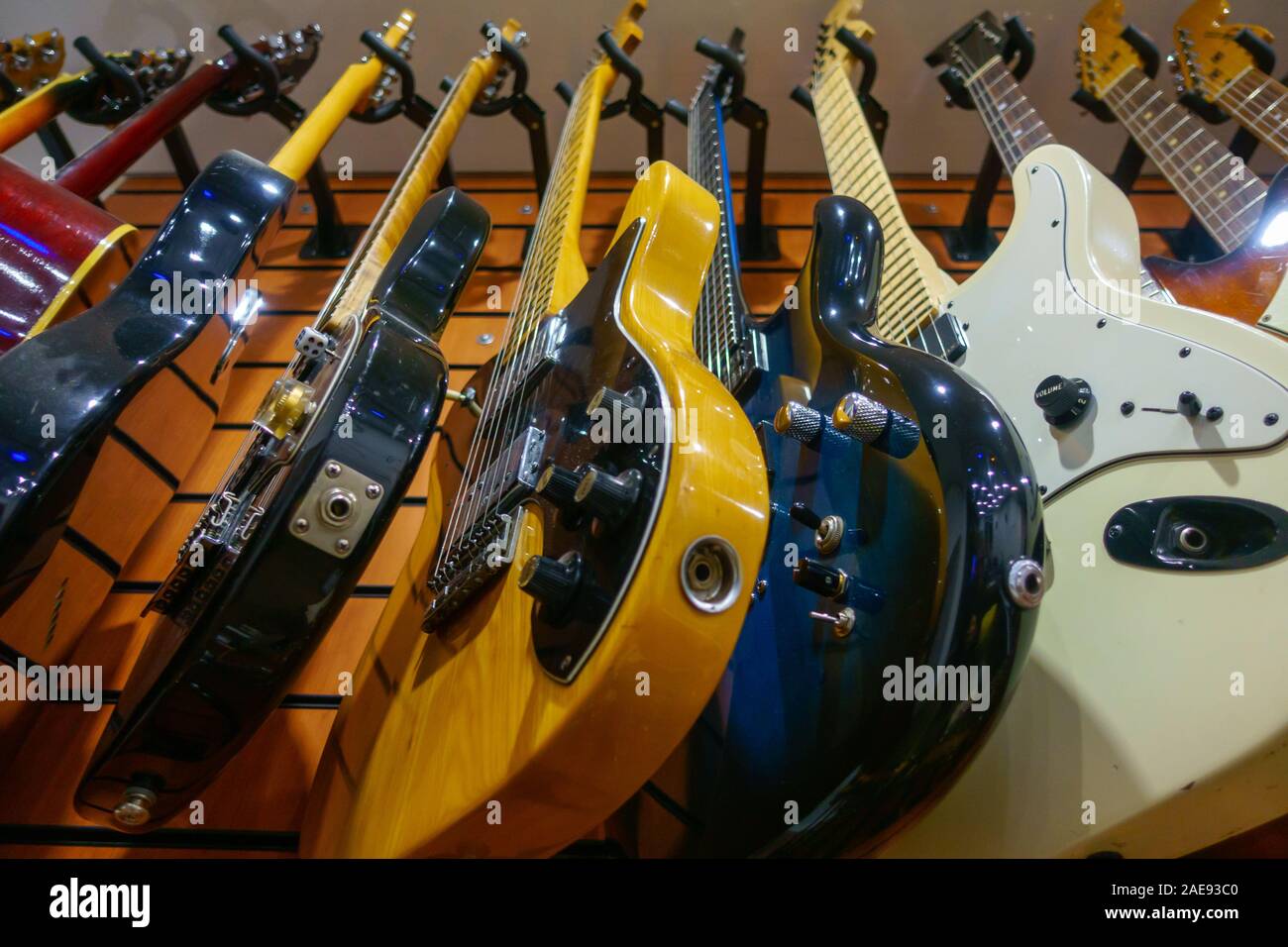 Guitars in store for sale Stock Photo - Alamy