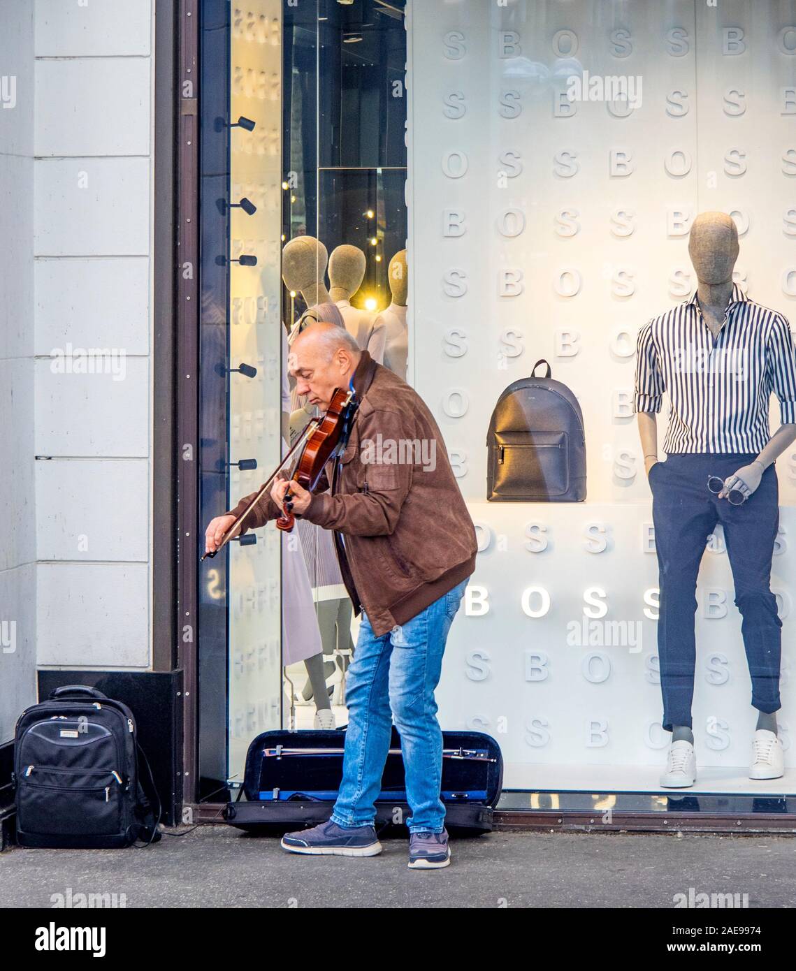 Busk Busker High Resolution Stock Photography and Images - Alamy