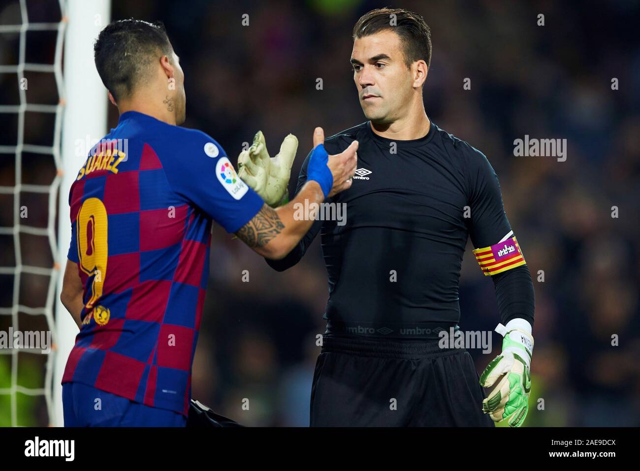 Barcelona Spain 07th Dec 19 Fc Barcelona S Striker Luis Suarez L Salutes Mallorca S Goalkeeper Manolo Reina R At The End Of A Spanish Laliga Soccer Match Between Fc Barcelona And Rcd Mallorca Barcelona Spain 07th Dec 19 Fc Barcelona S Striker Luis Suarez L Salutes Mallorca S Goalkeeper Manolo Reina R At The End Of A Spanish Laliga Soccer Match Between Fc Barcelona And Rcd Mallorca
