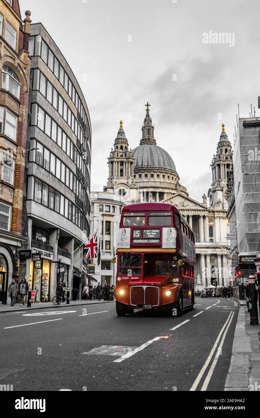 The London bus in front of the St. Pauls Cathedral, London, UK, December 2019 Stock Photo