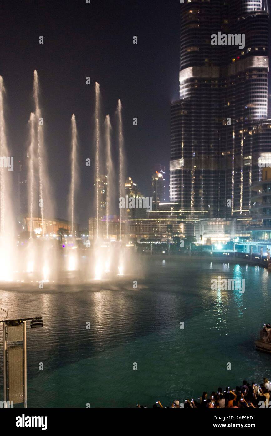 DUBAI, UAE - DECEMBER 25 2017: Dubai dancing fountain at night Stock ...