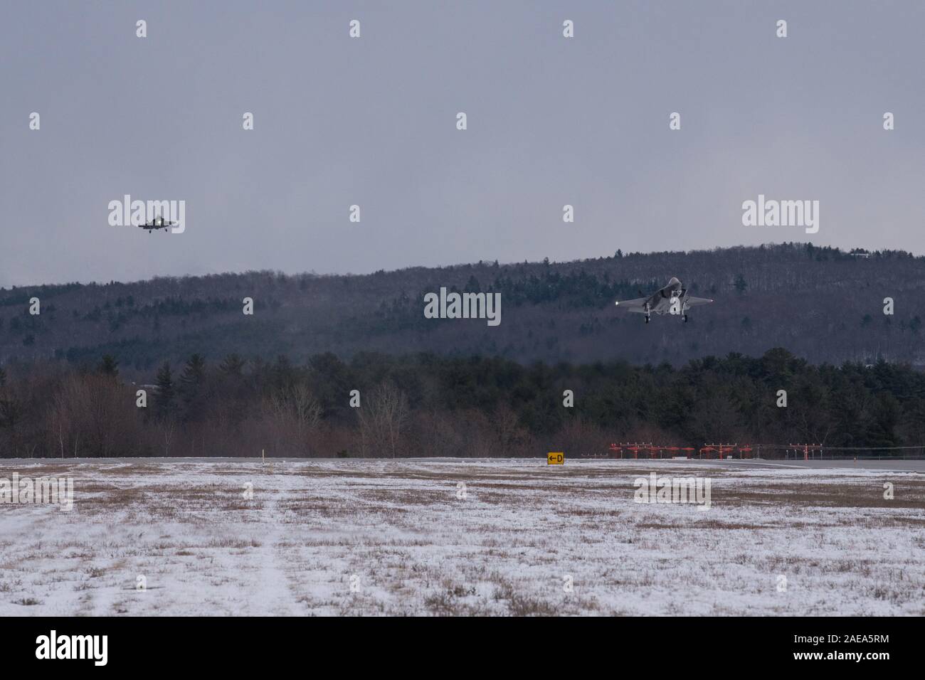 Full complement hires stock photography and images Alamy