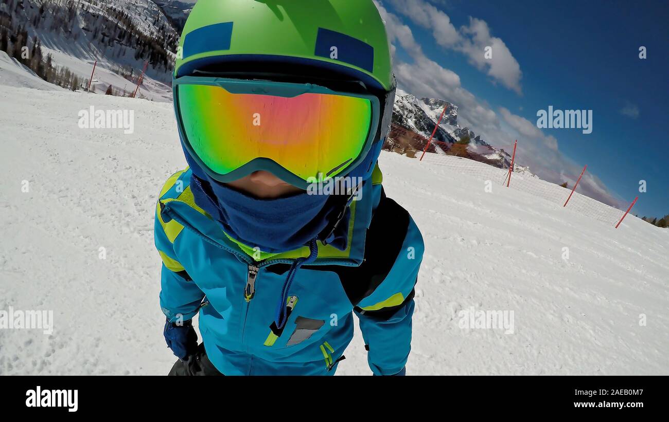 Skier with baby hi-res stock photography and images - Page 3 - Alamy