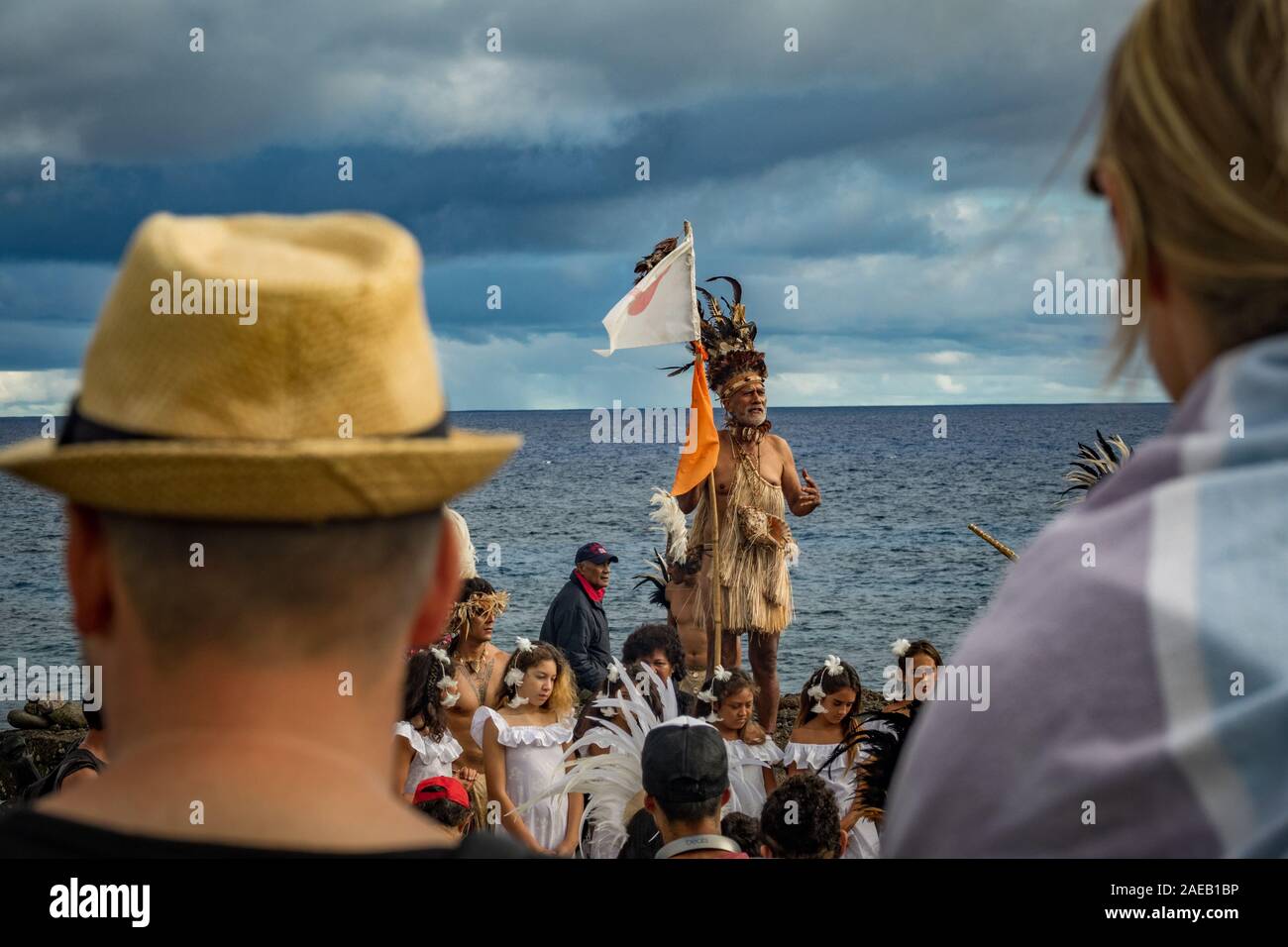 Rapa Nui historic boat arrives to Anakena beach, the reception Stock ...