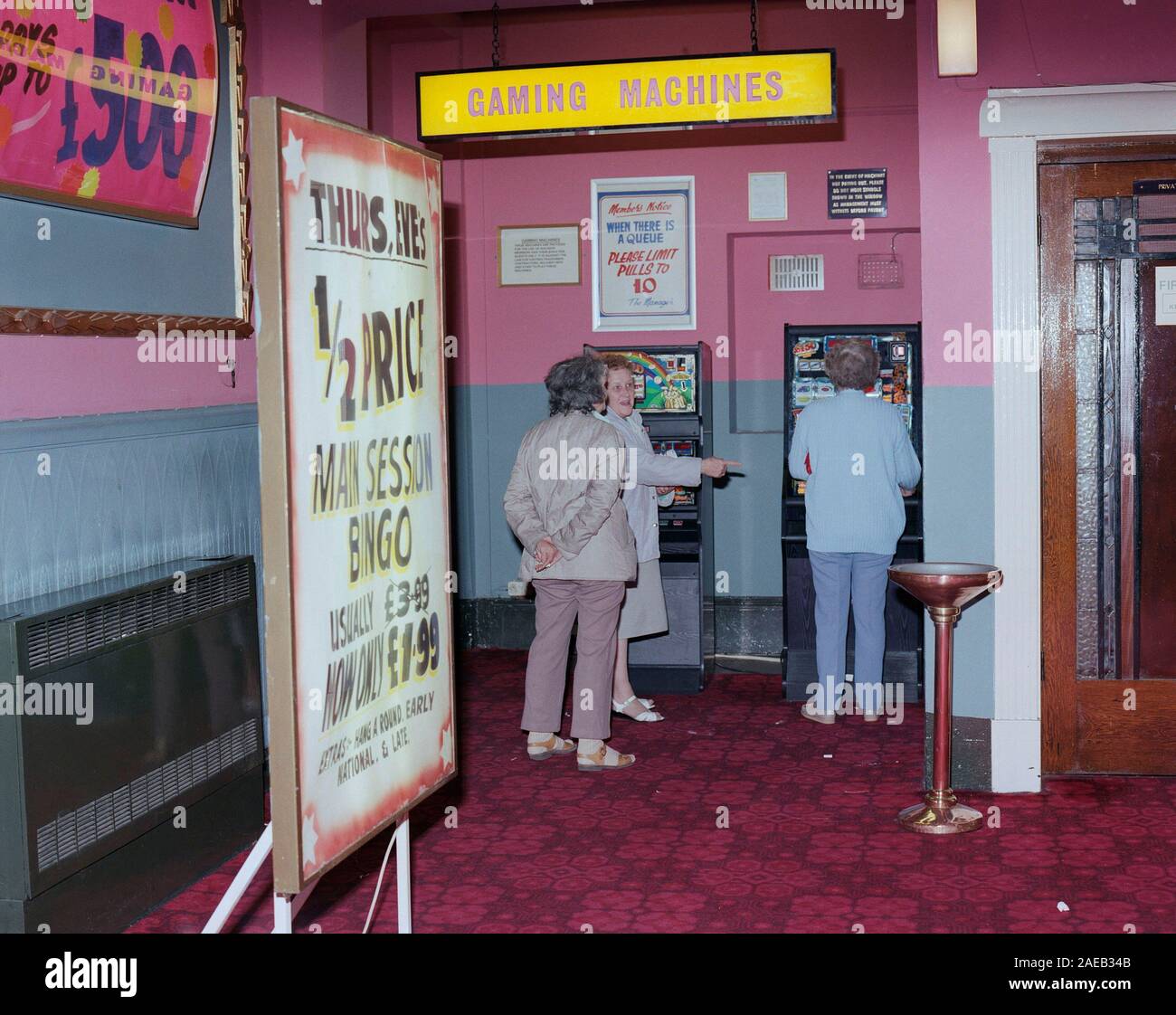 Bingo hall 1980s hires stock photography and images Alamy