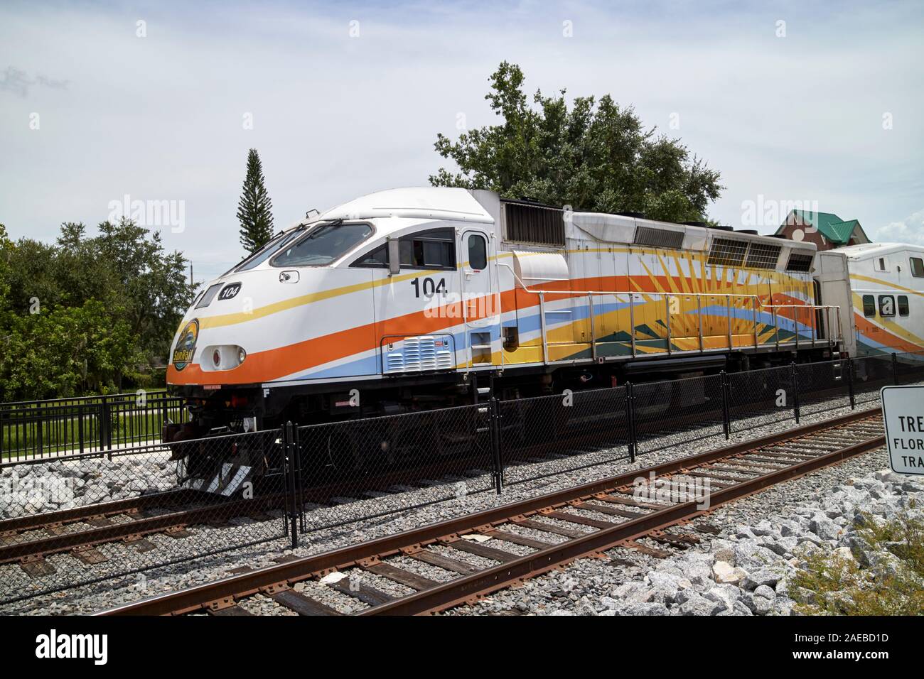 sunrail 104 mp32ph-q train pulling away from kissimmee station railway station kissimmee florida usa Stock Photo