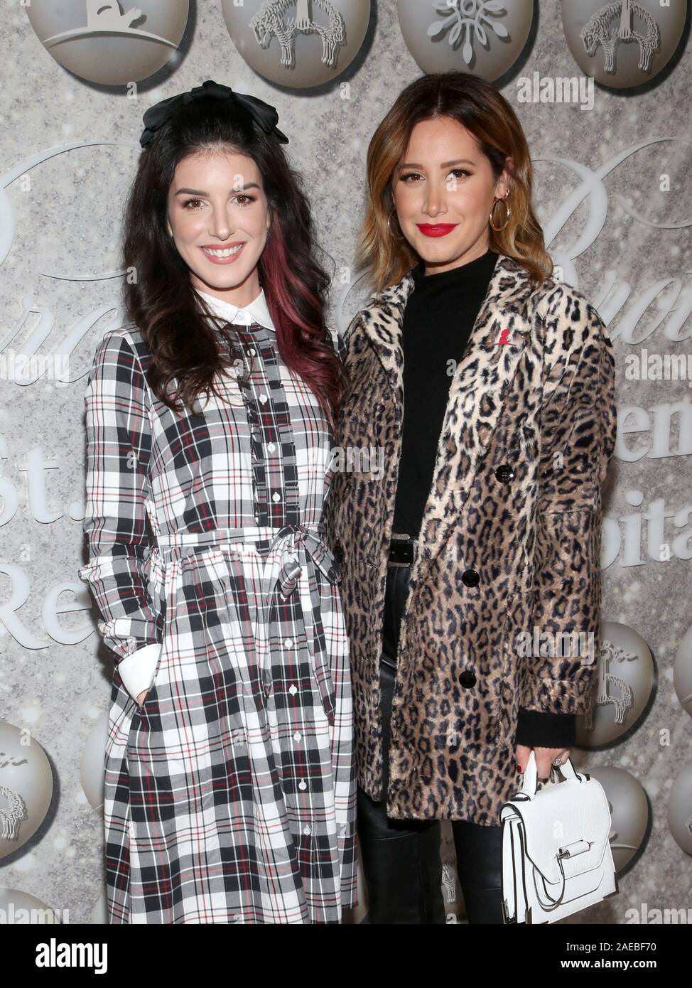 Shenae grimes christmas incorporated