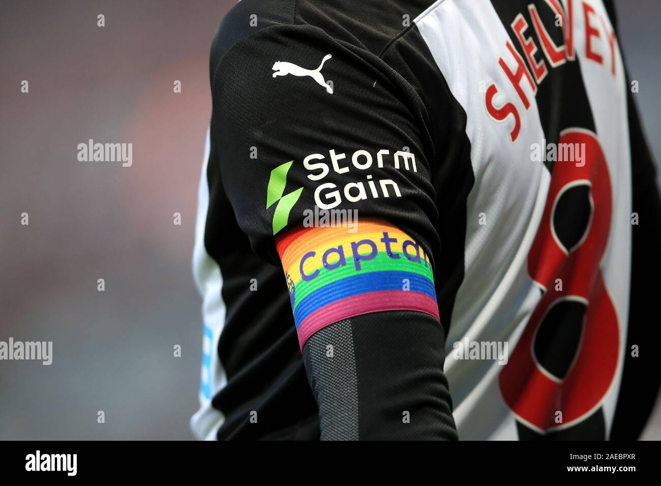 Captain armband premier league hi-res stock photography and images - Alamy